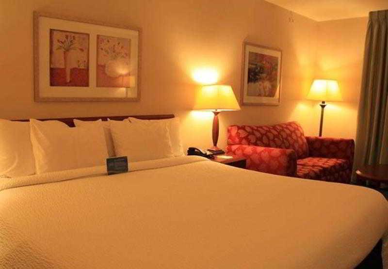 Fairfield Inn & Suites Denton Eksteriør billede